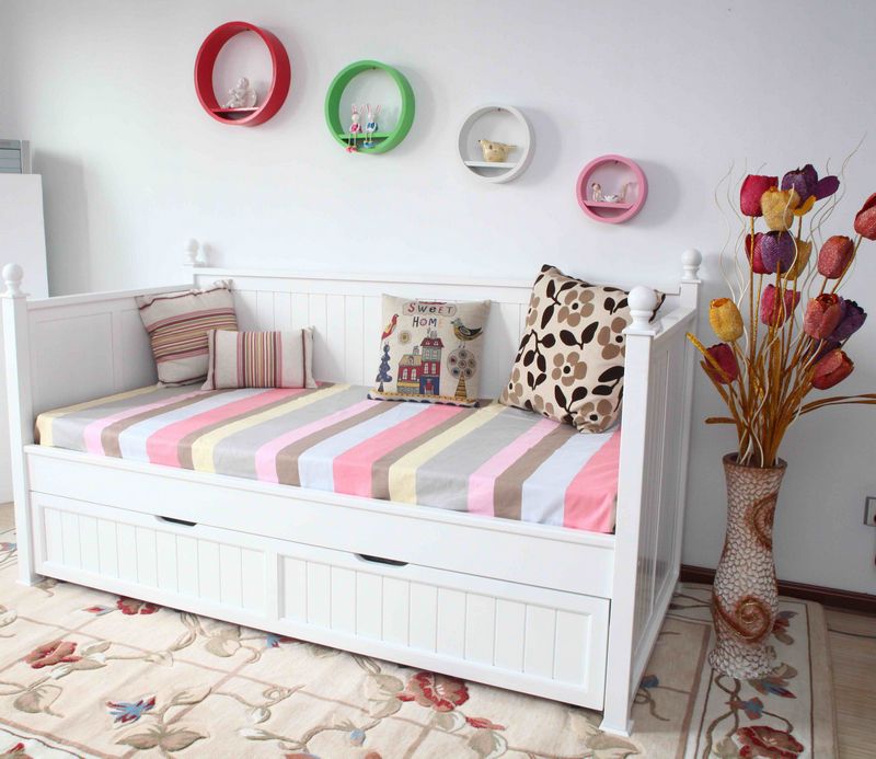 brand new Carolina single daybed/ sofa bed with single size trundle bed